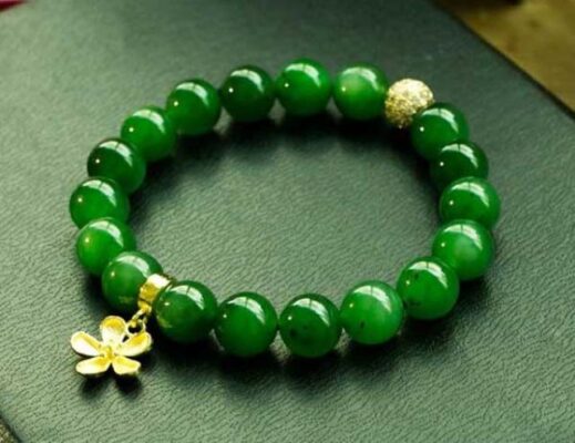 Cách giải đen cờ bạc bằng vòng tay phong thủy