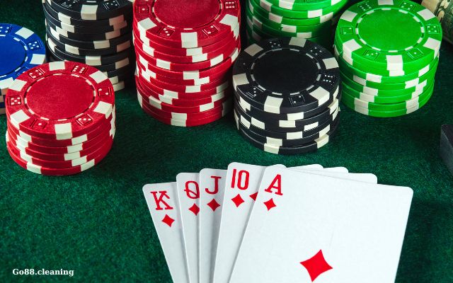 Luôn phải quản lý tiền cược khi đánh poker